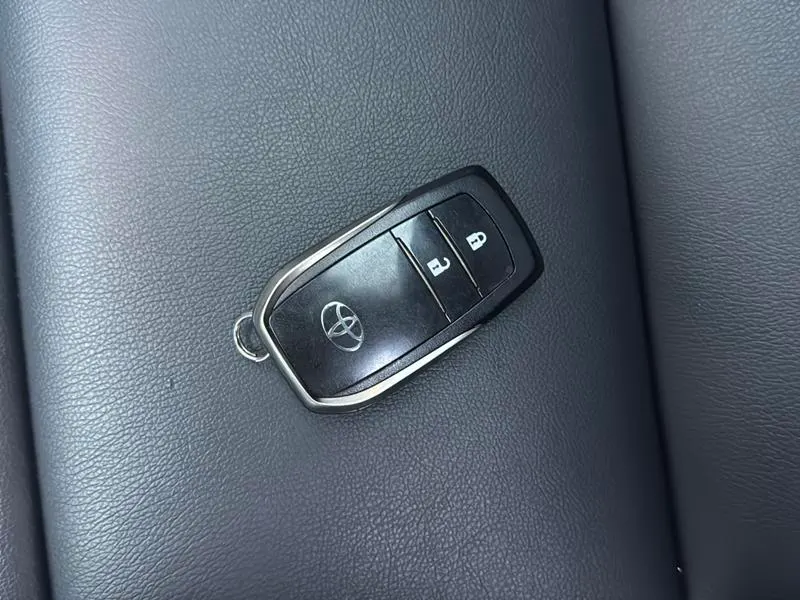 2019 Toyota RAV4 thumbnail 12