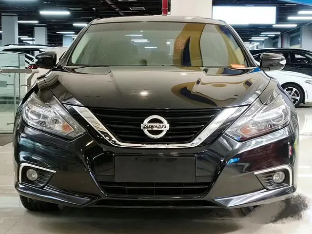 2018 Nissan Teana thumbnail 2