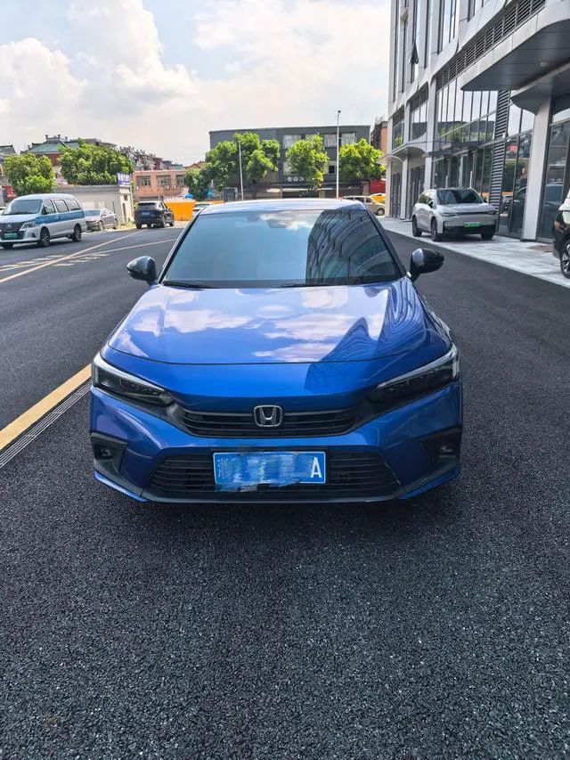 2022 Honda Civic thumbnail 2