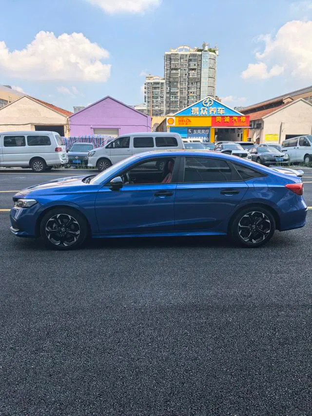 2022 Honda Civic thumbnail 3