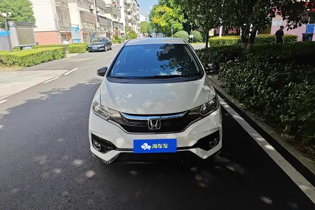 2018 Honda Fit thumbnail 2
