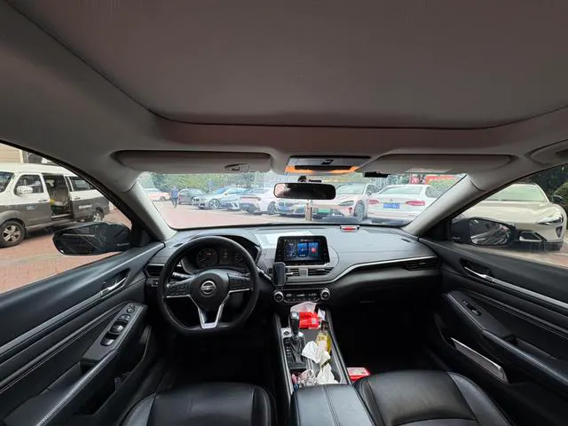 2020 Nissan Altima thumbnail 4