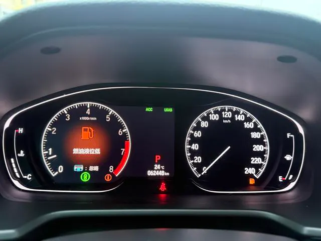 2018 Honda Accord thumbnail 5
