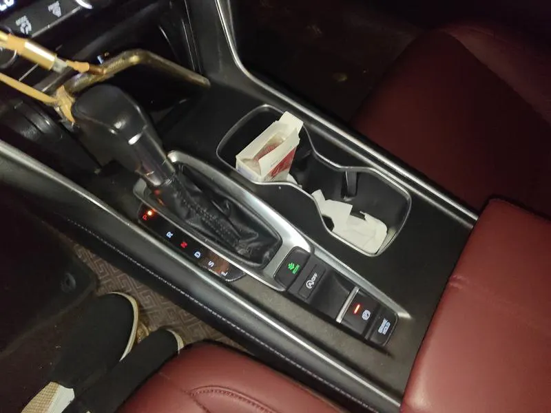 2022 Honda Accord thumbnail 9