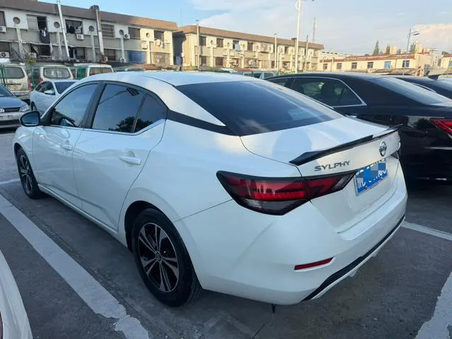 2021 Nissan Sylphy thumbnail 3