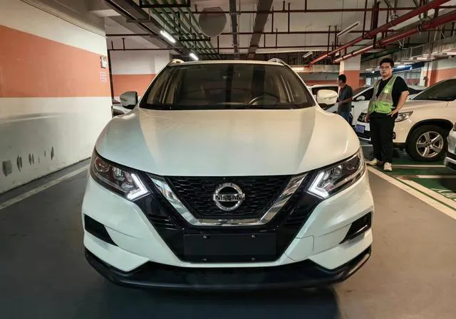 2022 Nissan Qashqai thumbnail 2