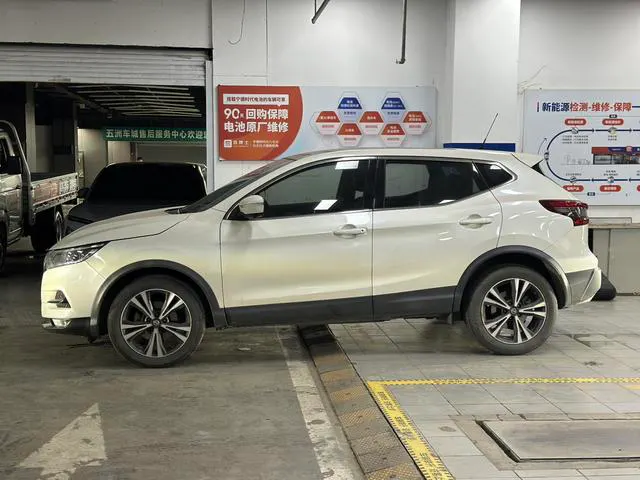 2019 Nissan Qashqai thumbnail 3