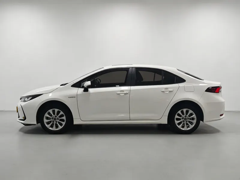 2021 Toyota Corolla thumbnail 5