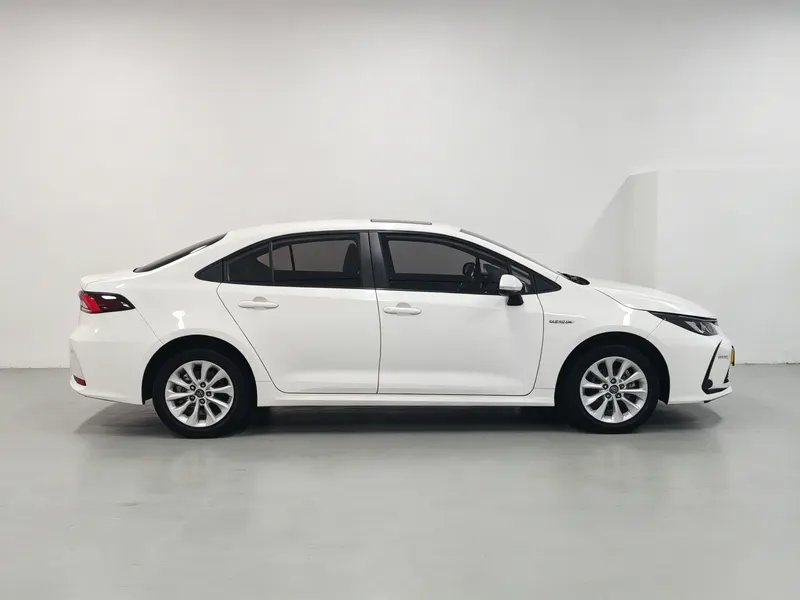 2021 Toyota Corolla thumbnail 9