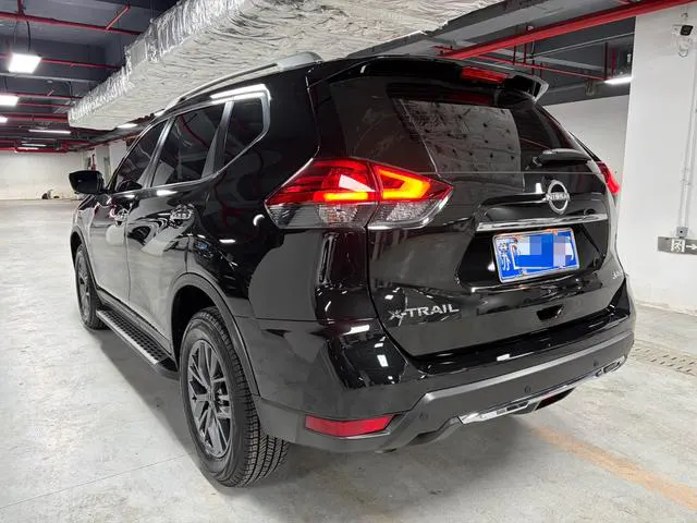 2025 Nissan X-Trail thumbnail 3