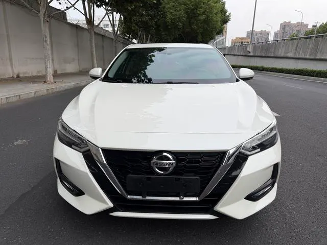 2022 Nissan Sylphy thumbnail 2