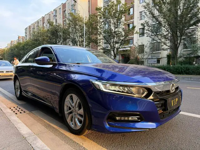 2018 Honda Accord thumbnail 3
