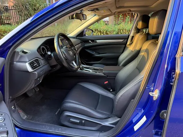 2018 Honda Accord thumbnail 5