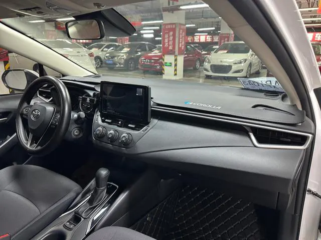 2022 Toyota Corolla thumbnail 4