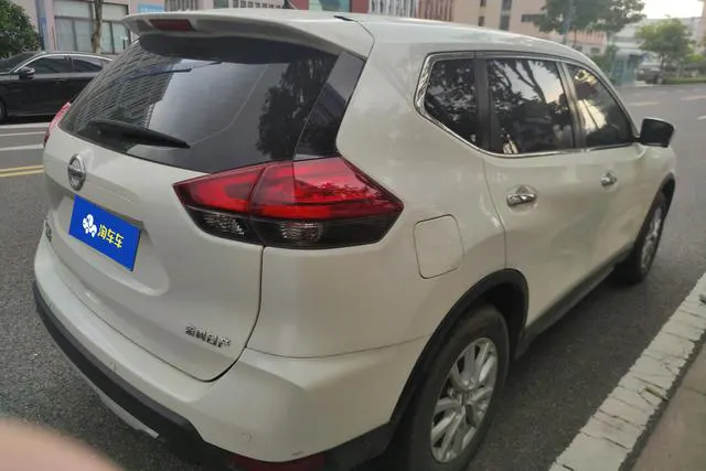 2022 Nissan X-Trail thumbnail 3