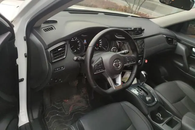 2022 Nissan X-Trail thumbnail 4