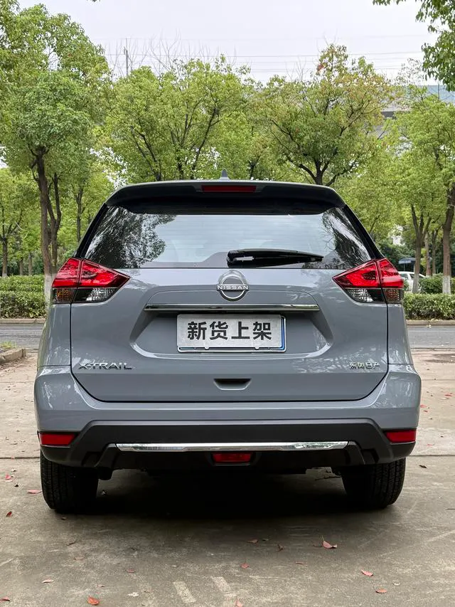 2025 Nissan X-Trail thumbnail 3