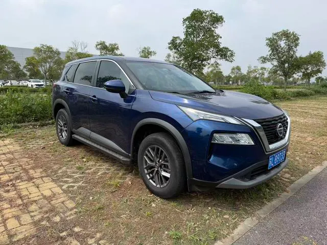 2021 Nissan X-Trail thumbnail 3