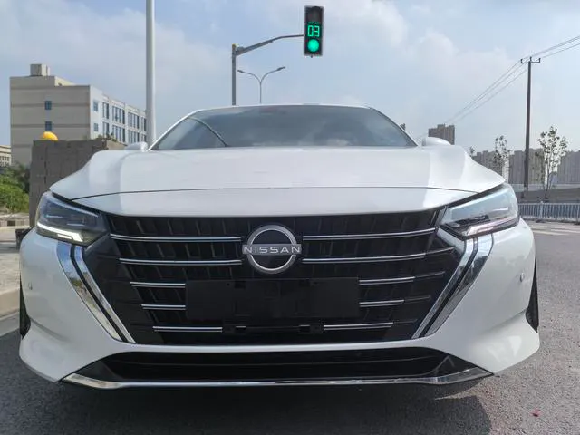 2023 Nissan Sylphy thumbnail 2