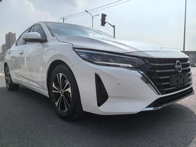 2023 Nissan Sylphy thumbnail 3