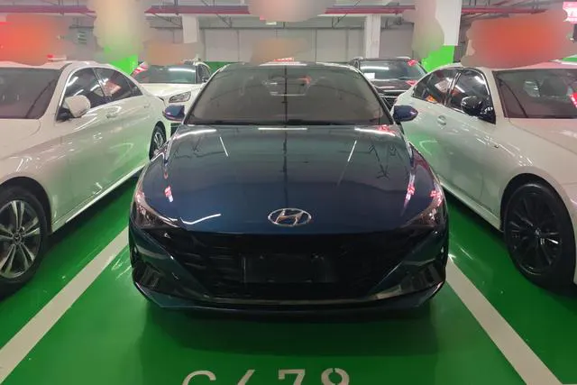 2023 Hyundai Elantra thumbnail 2