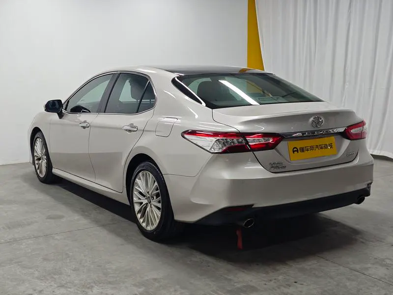 2018 Toyota Camry thumbnail 6