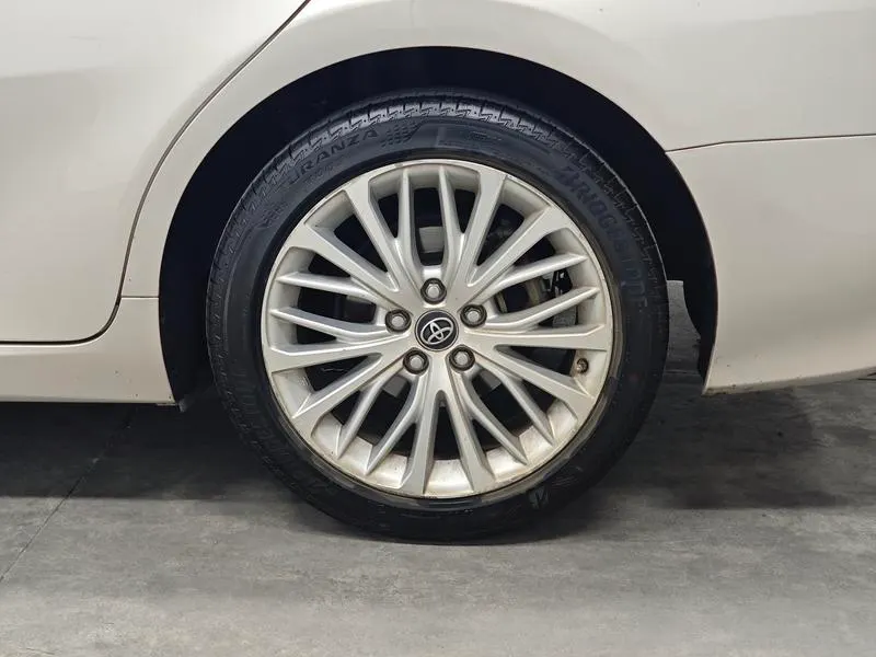 2018 Toyota Camry thumbnail 10