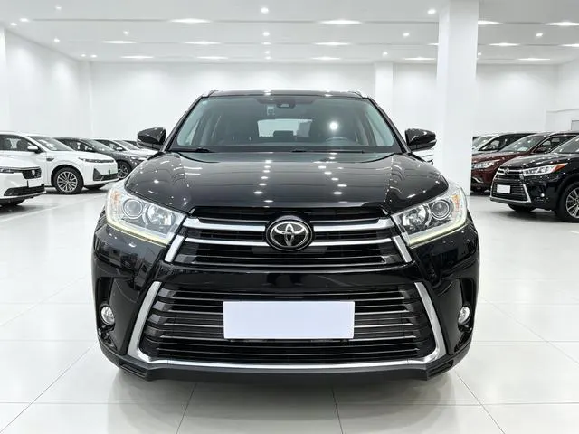 2018 Toyota Highlander thumbnail 2