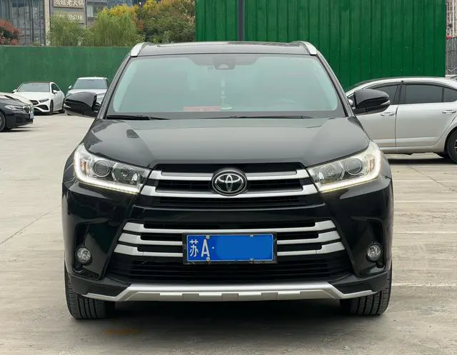 2018 Toyota Highlander thumbnail 2