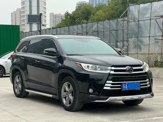2018 Toyota Highlander thumbnail 3