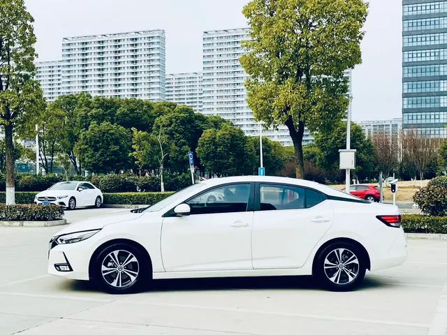 2020 Nissan Sylphy thumbnail 3