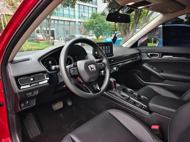 2023 Honda Civic thumbnail 4