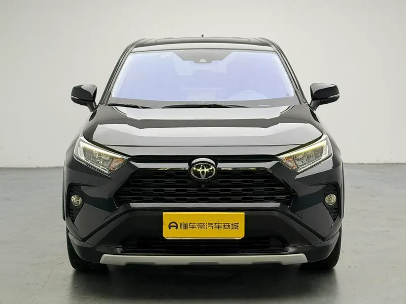 2020 Toyota RAV4 thumbnail 3