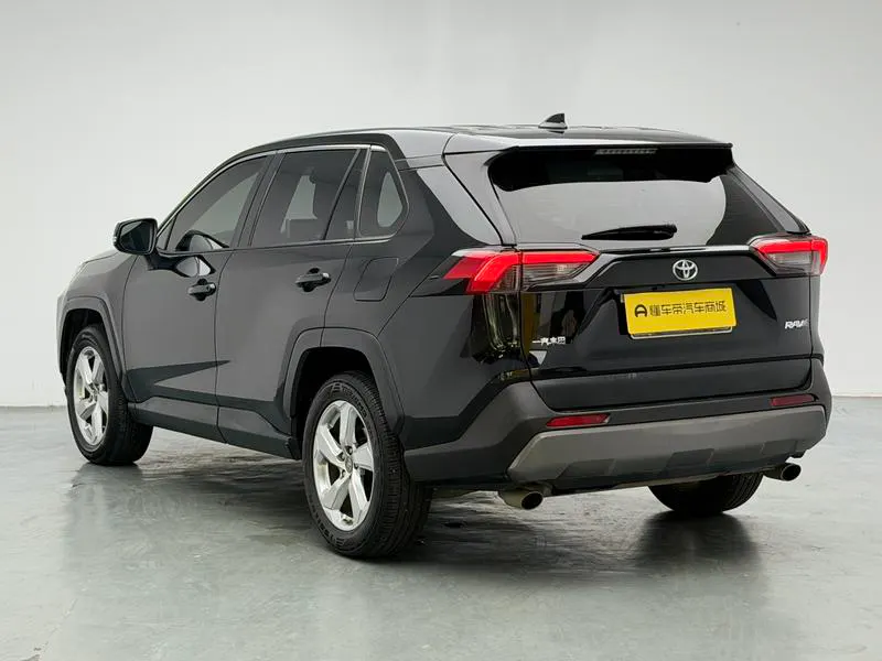 2020 Toyota RAV4 thumbnail 5
