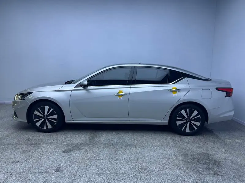 2021 Nissan Teana thumbnail 5