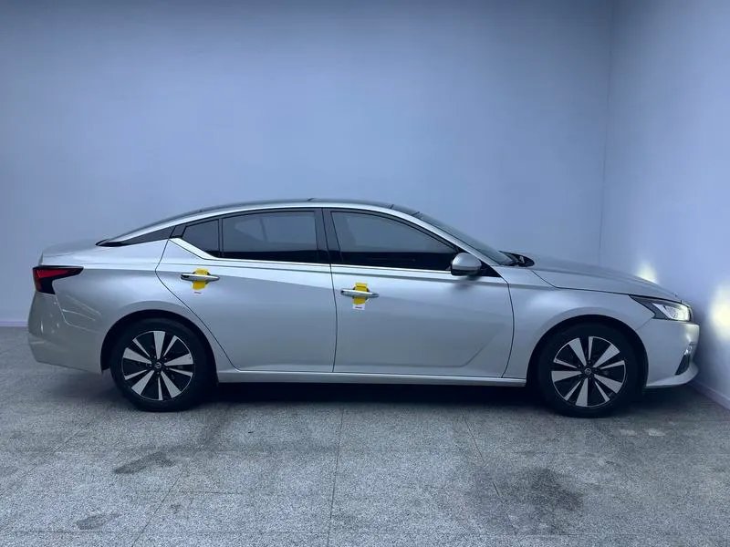 2021 Nissan Teana thumbnail 9