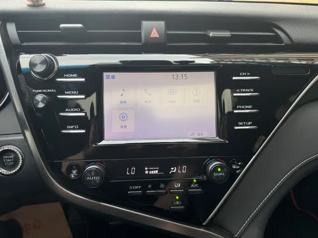 2018 Toyota Camry thumbnail 5
