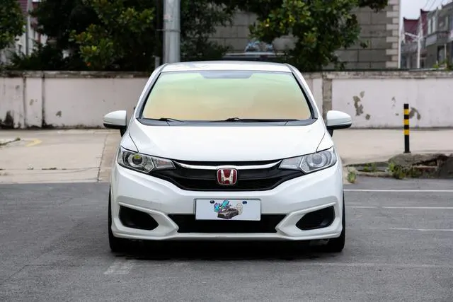 2018 Honda Fit thumbnail 2