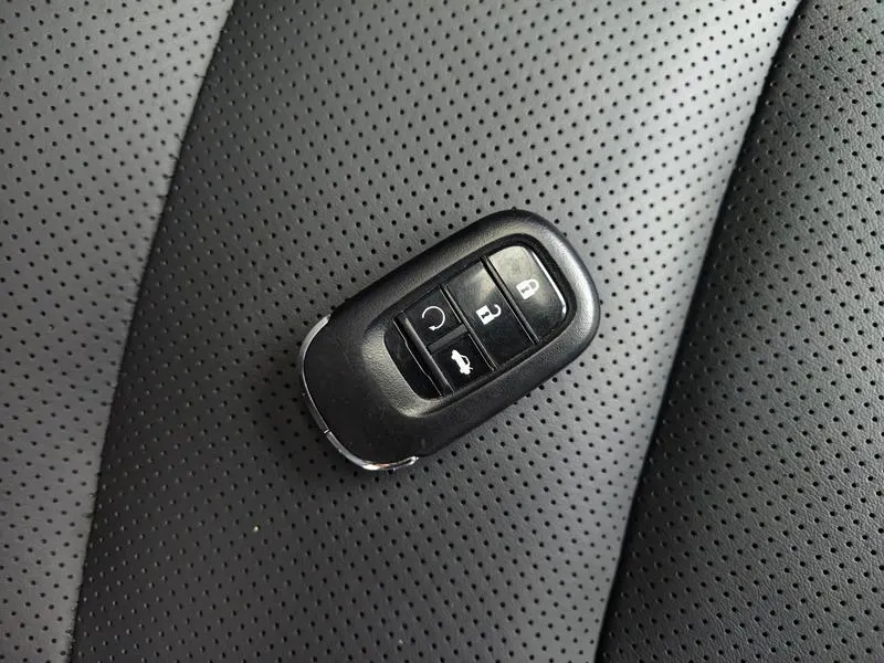 2025 Honda Accord thumbnail 12