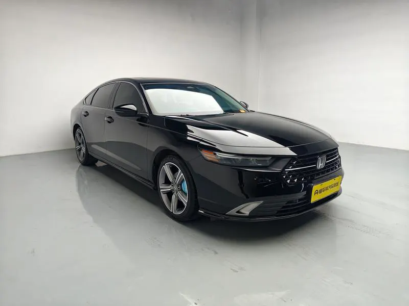 2025 Honda Accord thumbnail 4