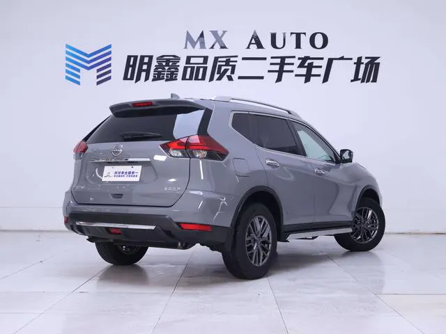 2025 Nissan X-Trail thumbnail 3