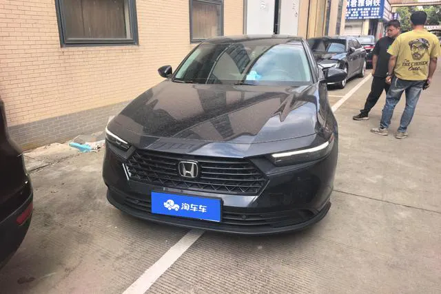 2024 Honda Accord thumbnail 2