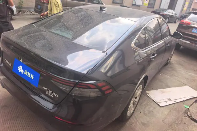 2024 Honda Accord thumbnail 3