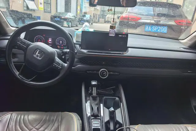 2024 Honda Accord thumbnail 4