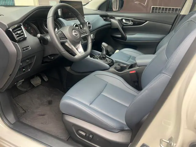 2025 Nissan Qashqai thumbnail 4