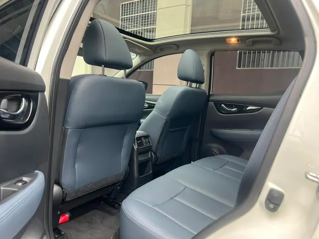2025 Nissan Qashqai thumbnail 5