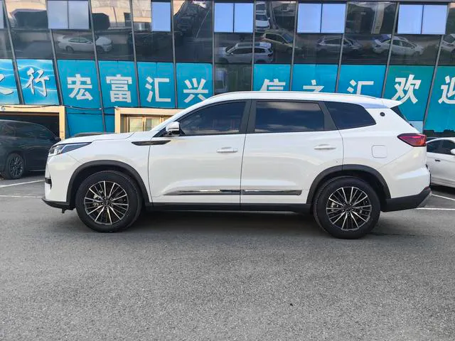 2025 Chery Tiggo 8 PRO thumbnail 3